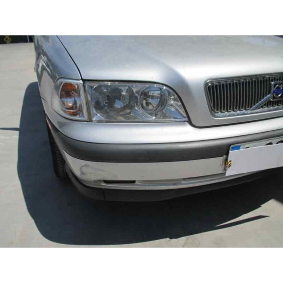 volvo s40 berlina del año 1999