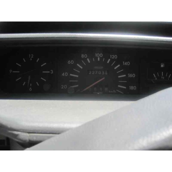 peugeot 205 berlina del año 1988