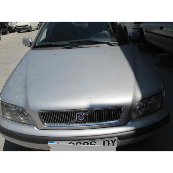 volvo s40 berlina del año 1999