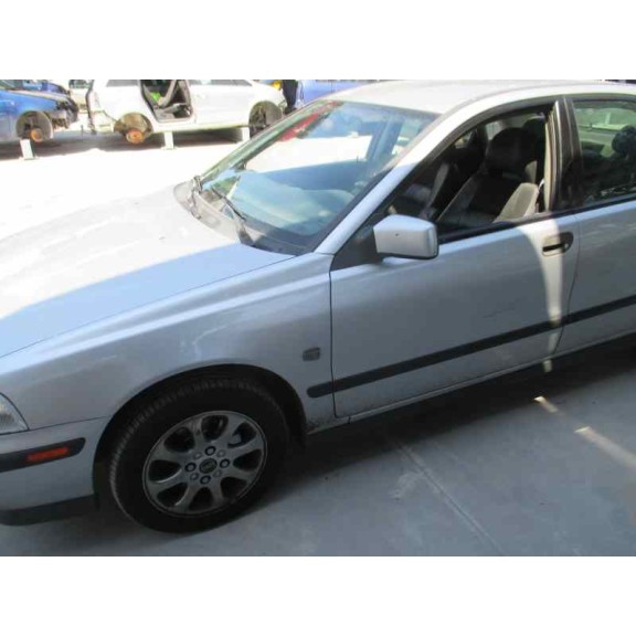volvo s40 berlina del año 1999