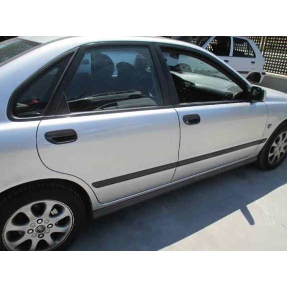 volvo s40 berlina del año 1999