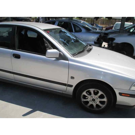 volvo s40 berlina del año 1999