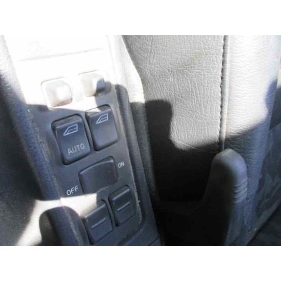 volvo s40 berlina del año 1999