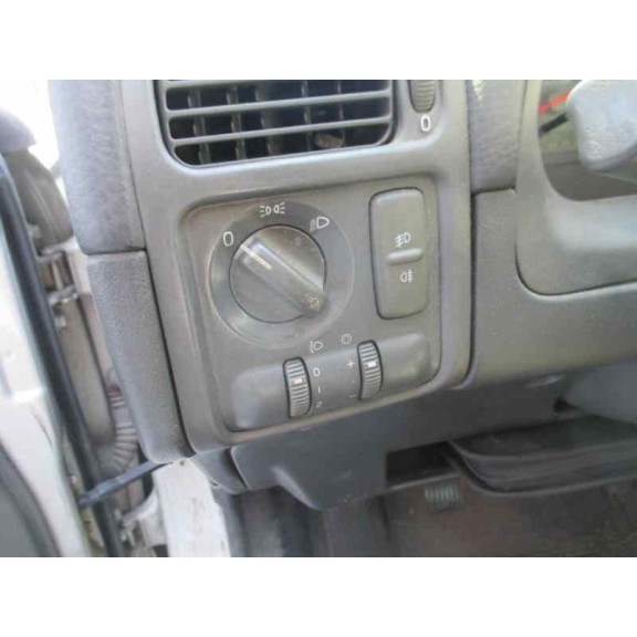 volvo s40 berlina del año 1999