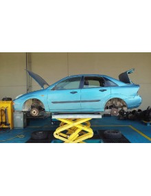 ford focus berlina (cak) del año 2001