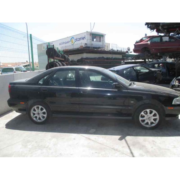 volvo s40 berlina del año 1999