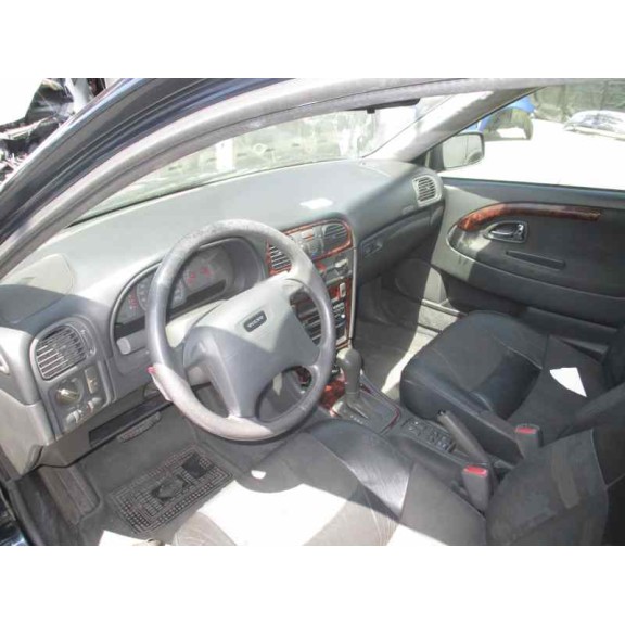 volvo s40 berlina del año 1999