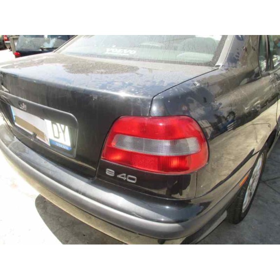 volvo s40 berlina del año 1999