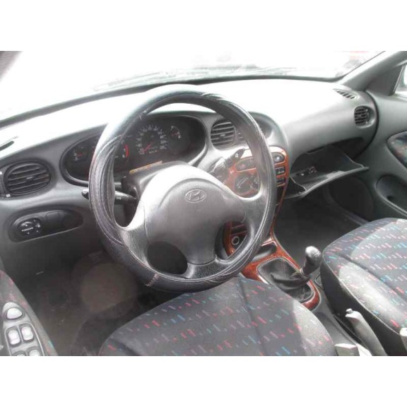 hyundai lantra berlina (rd) del año 1997