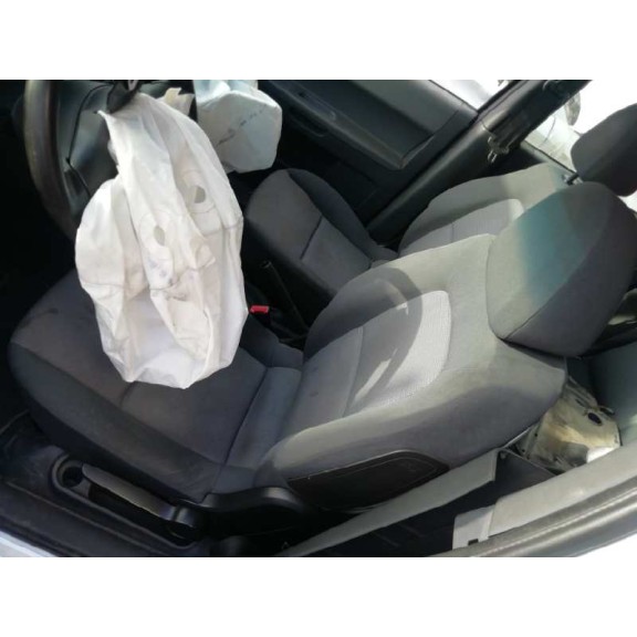 mitsubishi colt berlina 5 (z30a) del año 2005