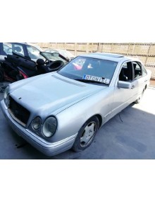 mercedes-benz clase e (w210) berlina diesel del año 1998 2