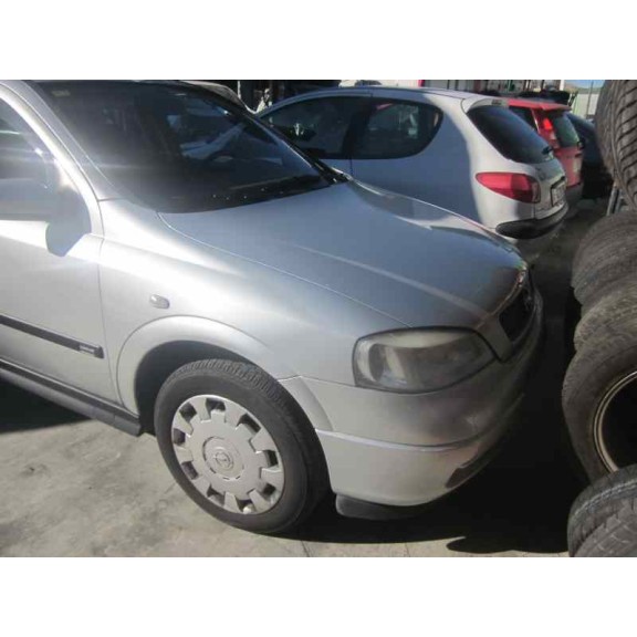 opel astra g berlina del año 2000