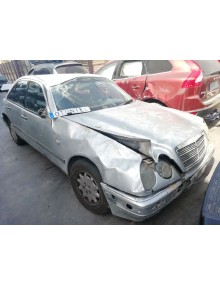 mercedes-benz clase e (w210) berlina del año 1998