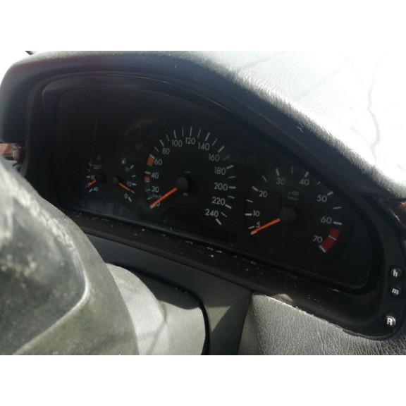 mercedes-benz clase e (w210) berlina del año 1998