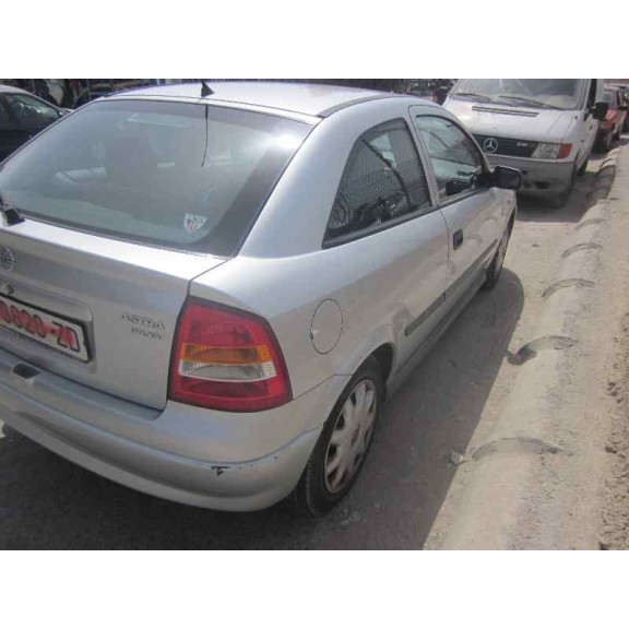opel astra g berlina del año 1998