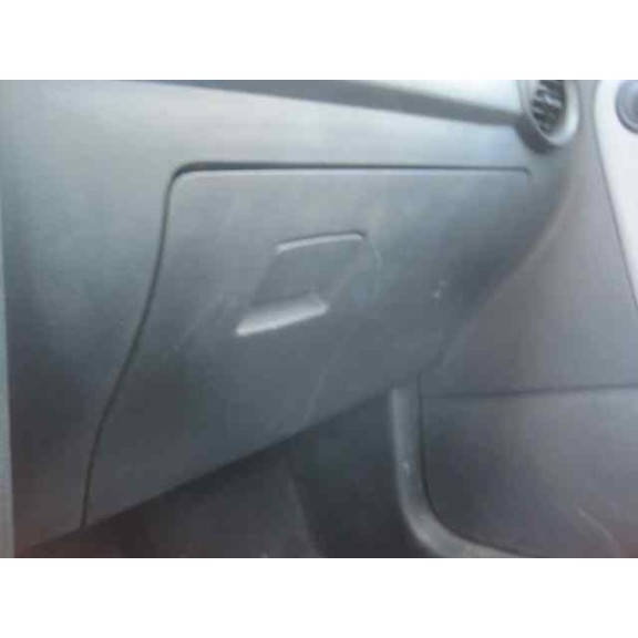 seat ibiza (6l1) del año 2002