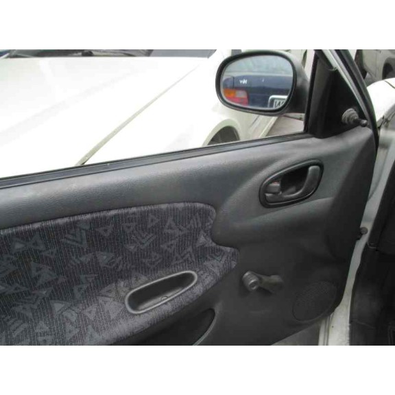 daewoo lanos del año 2000