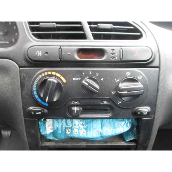 daewoo lanos del año 2000