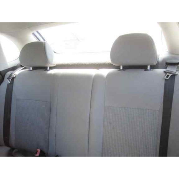 seat ibiza (6l1) del año 2002