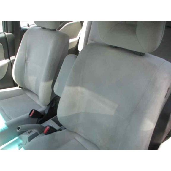 mitsubishi space star (dg0) del año 2003