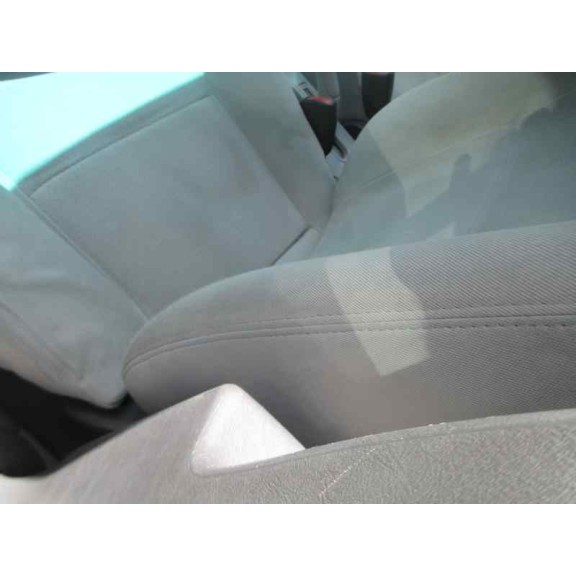 mitsubishi space star (dg0) del año 2003