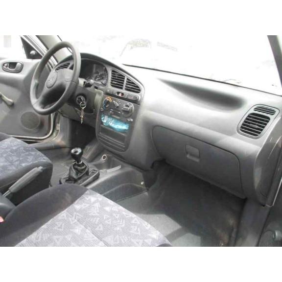 daewoo lanos del año 2000