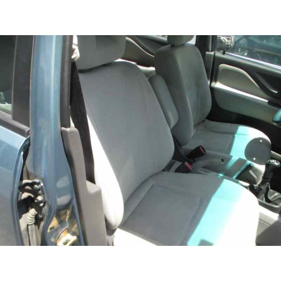 mitsubishi space star (dg0) del año 2003