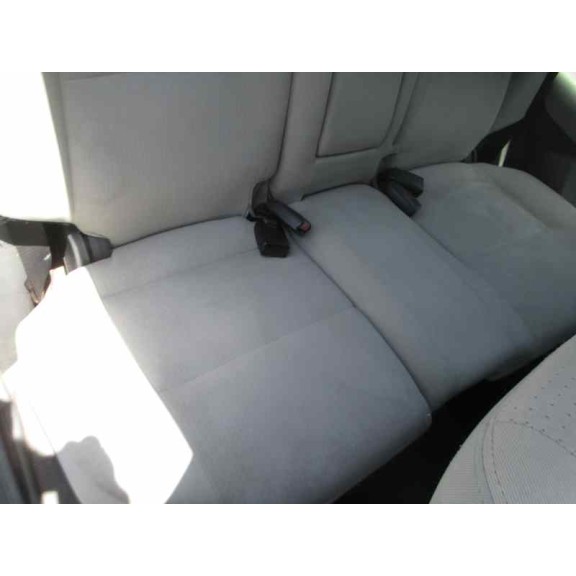 mitsubishi space star (dg0) del año 2003