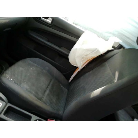 ford focus berlina (cap) del año 2005