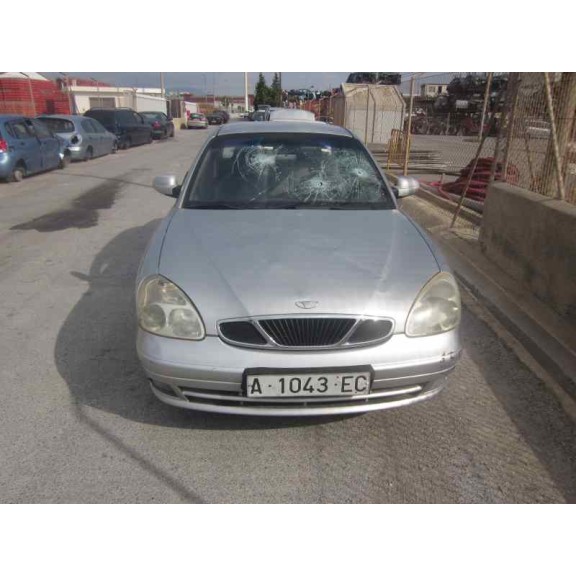 daewoo nubira berlina del año 1999