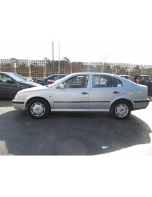 skoda octavia berlina (1u2) del año 2000 2