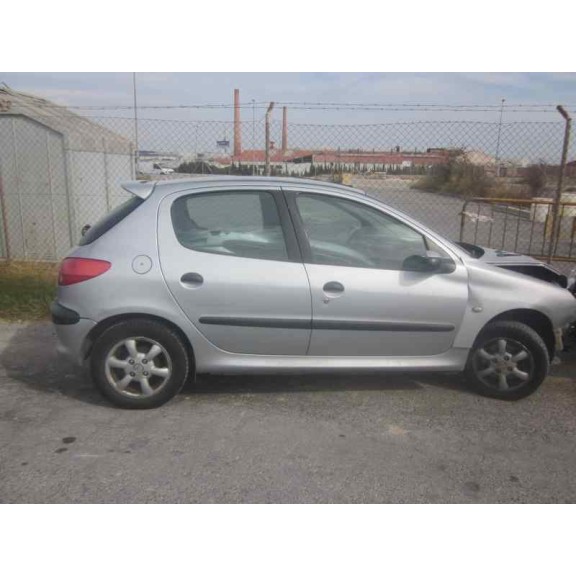 peugeot 206 berlina del año 2000