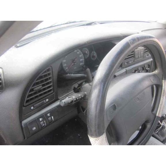 daewoo nubira berlina del año 1999