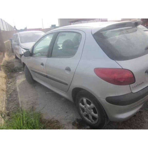 peugeot 206 berlina del año 2000