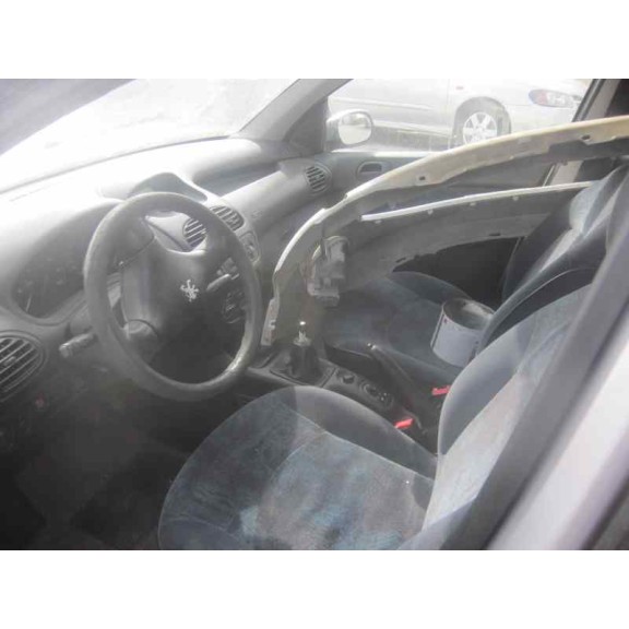 peugeot 206 berlina del año 2000