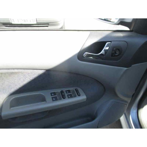 skoda octavia berlina (1u2) del año 2000