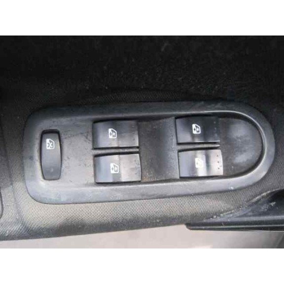 renault megane ii berlina 5p del año 1950