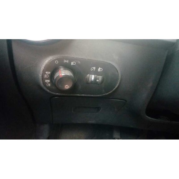 seat ibiza (6l1) del año 2003