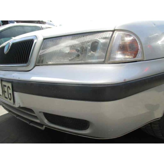 skoda octavia berlina (1u2) del año 2000