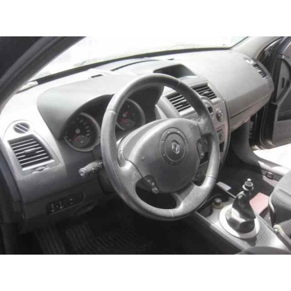 renault megane ii berlina 5p del año 1950