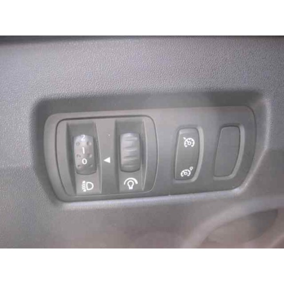 renault megane ii berlina 5p del año 1950