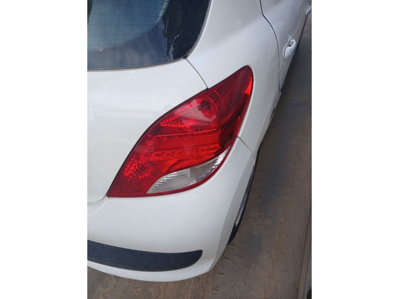 Recambio de piloto trasero derecho para peugeot 207/207+ (wa_, wc_) 1.4 hdi referencia OEM IAM 6351Y7  