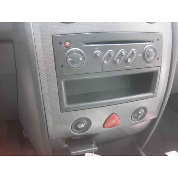 renault megane ii berlina 5p del año 1950