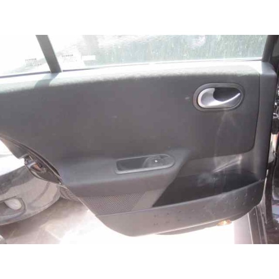 renault megane ii berlina 5p del año 1950