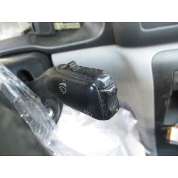 skoda octavia berlina (1u2) del año 2000