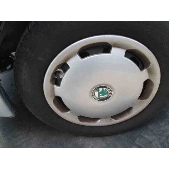 skoda octavia berlina (1u2) del año 2000