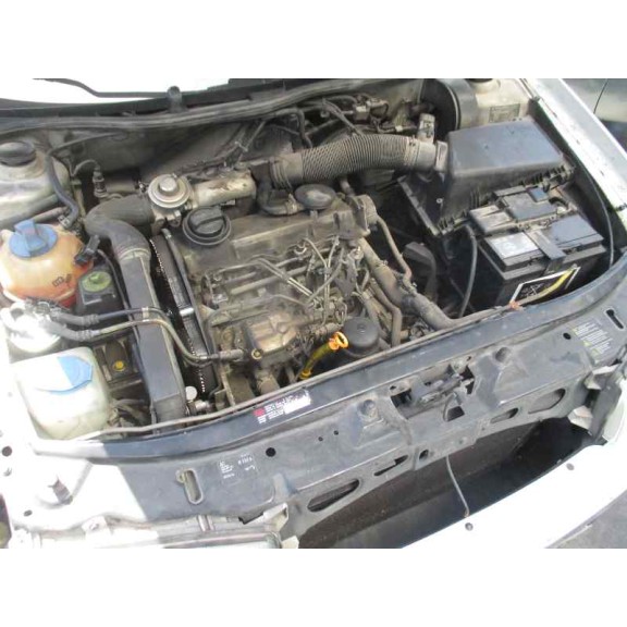 skoda octavia berlina (1u2) del año 2000