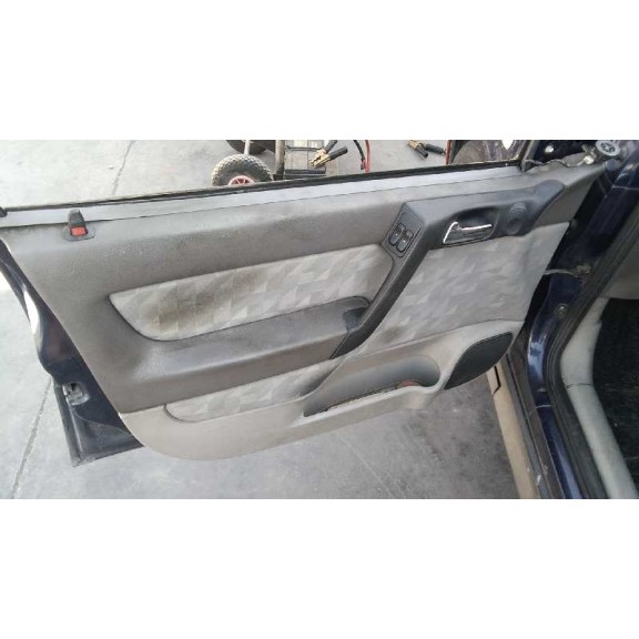 opel astra g berlina del año 2000