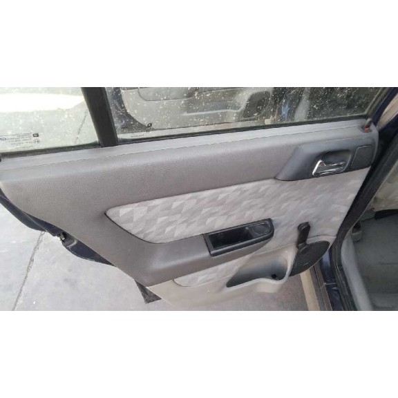 opel astra g berlina del año 2000