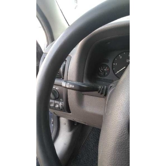 opel astra g berlina del año 2000